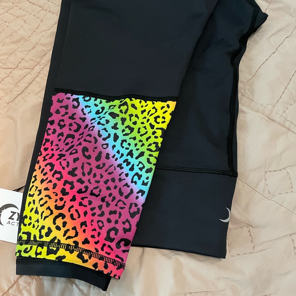 Zyia Rainbow Leopard Light N Tight Hi-Rise 7/8